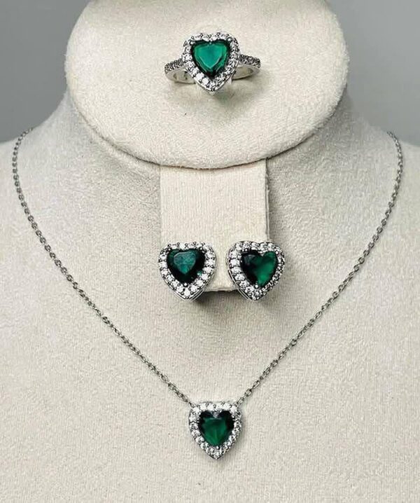 Lot de collier + bague + boucle coeur
