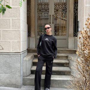 طقم نسائي من قماش مولاتون خفيف مستورد - مريح وأنيق للمحجبات وغير المحجبات